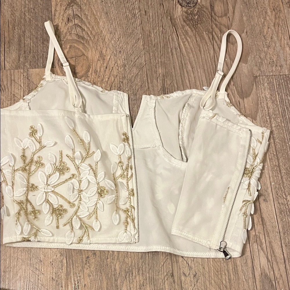 Embroidered Floral White and Gold Tank Top, Size S - Picture 4 of 6